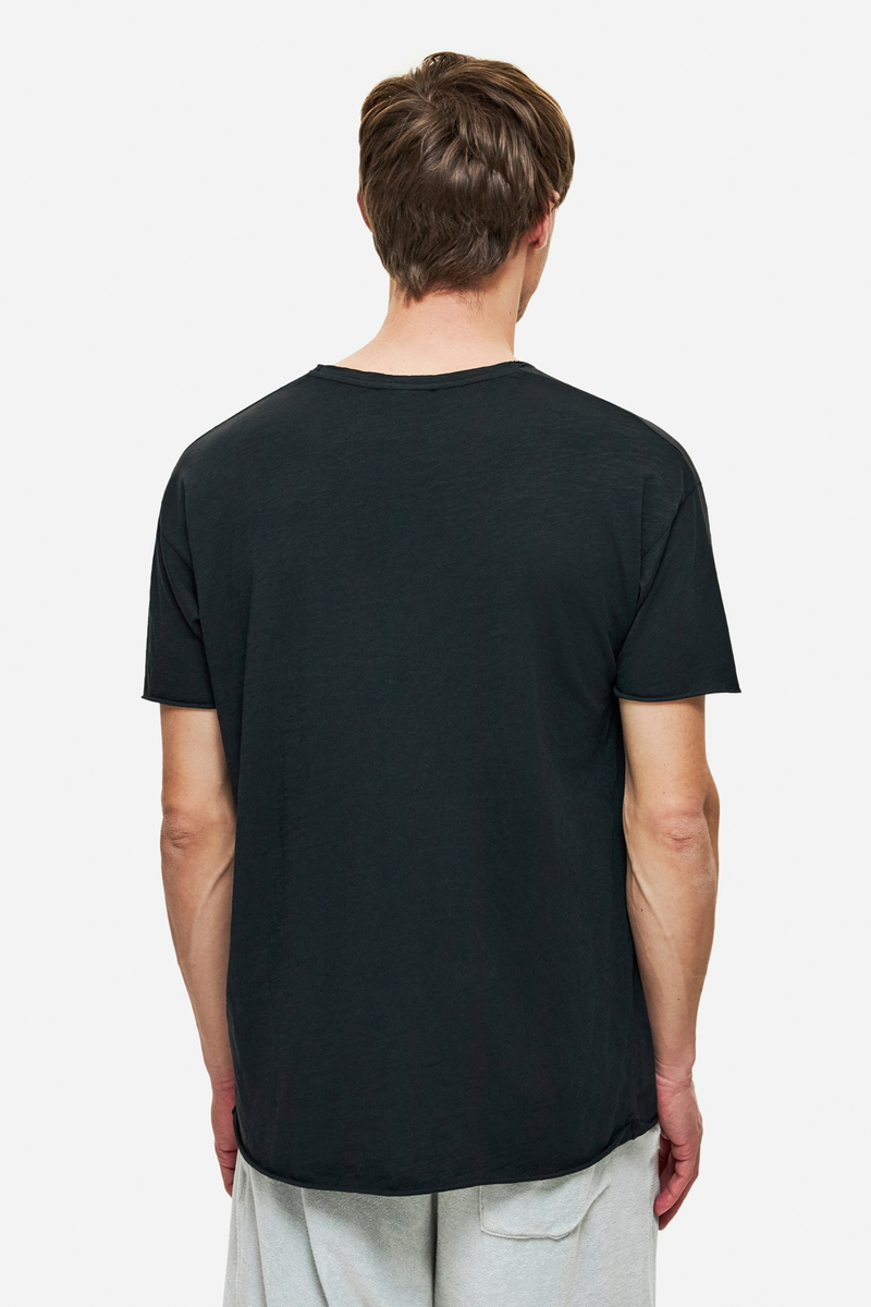 Men REGULAT FIT T-SHIRT - BLACK